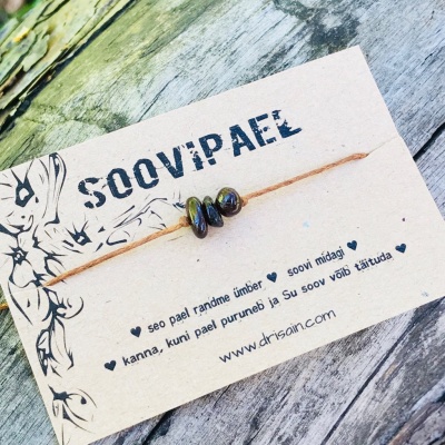 Soovipael sügavpunase granaadiga chip